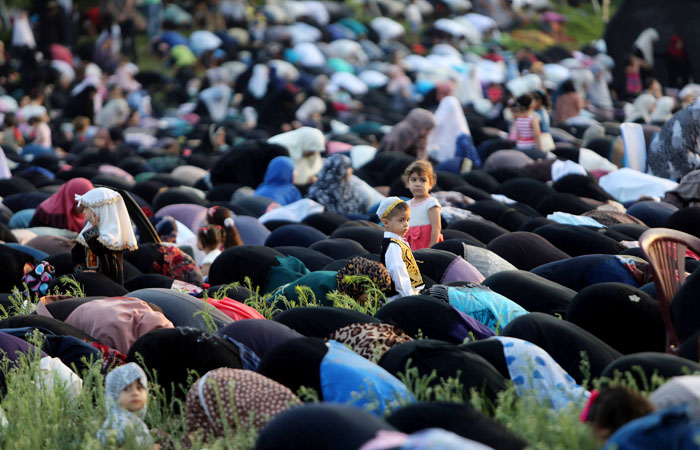 به‌ وێنه‌.. موسڵمانانى جيهان جه‌ژن پيرۆز ده‌كه‌ن